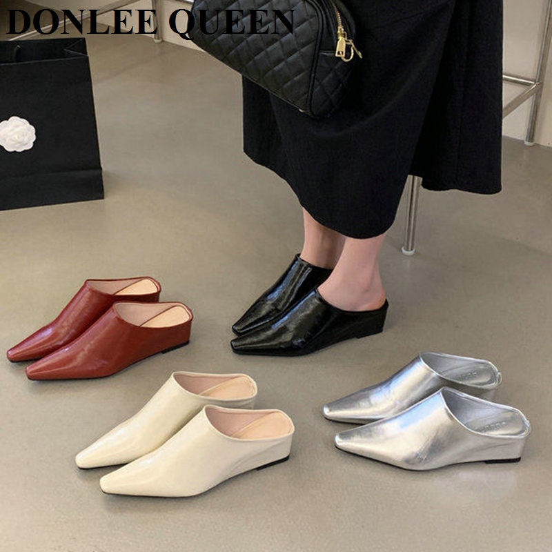 Women Queen Fashion - Женские модные мюли с закрытым носком,